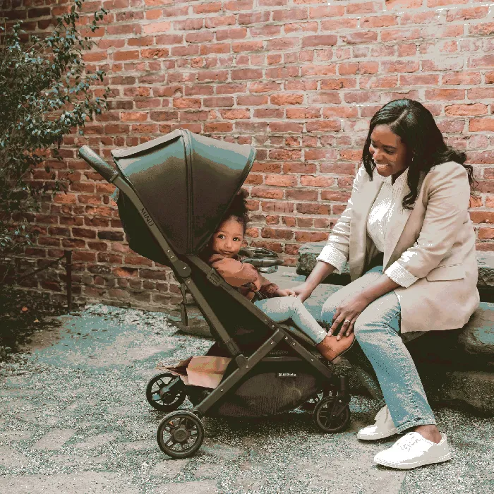 Uppababy Minu V2 Snack Tray – Snack & Sip on the Go - Image 2